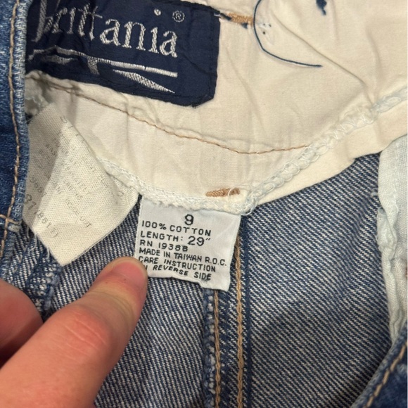 Vintage Brittania High-Waist “Mom” Jeans - Picture 4 of 5